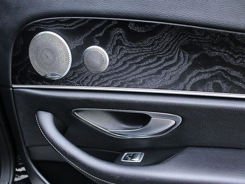 Used 2018 Mercedes-Benz E 300 image 13