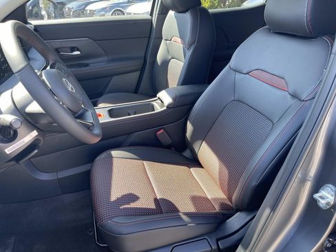 New 2026 Nissan Kicks SR FWD image 19