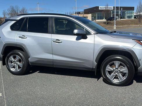 Used 2022 Toyota RAV4 XLE w/ Convenience Package image 3