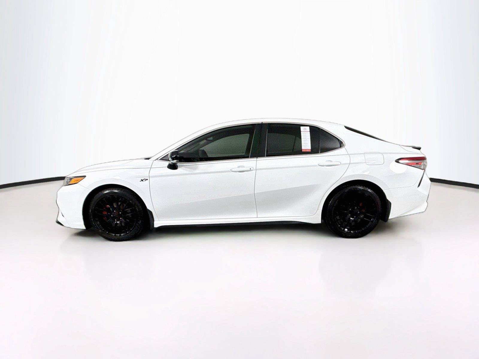 Used 2019 Toyota Camry SE w/ Convenience Package FWD image 12