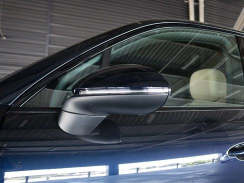 Used 2023 Porsche Cayenne AWD/4WD image 24