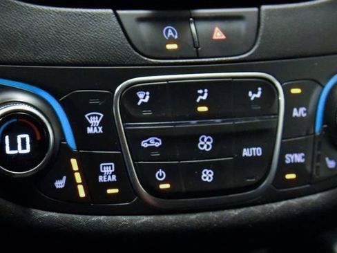 Used 2023 Chevrolet Malibu LT FWD image 30