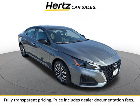 Used 2025 Nissan Altima 2.5 SV FWD image 1