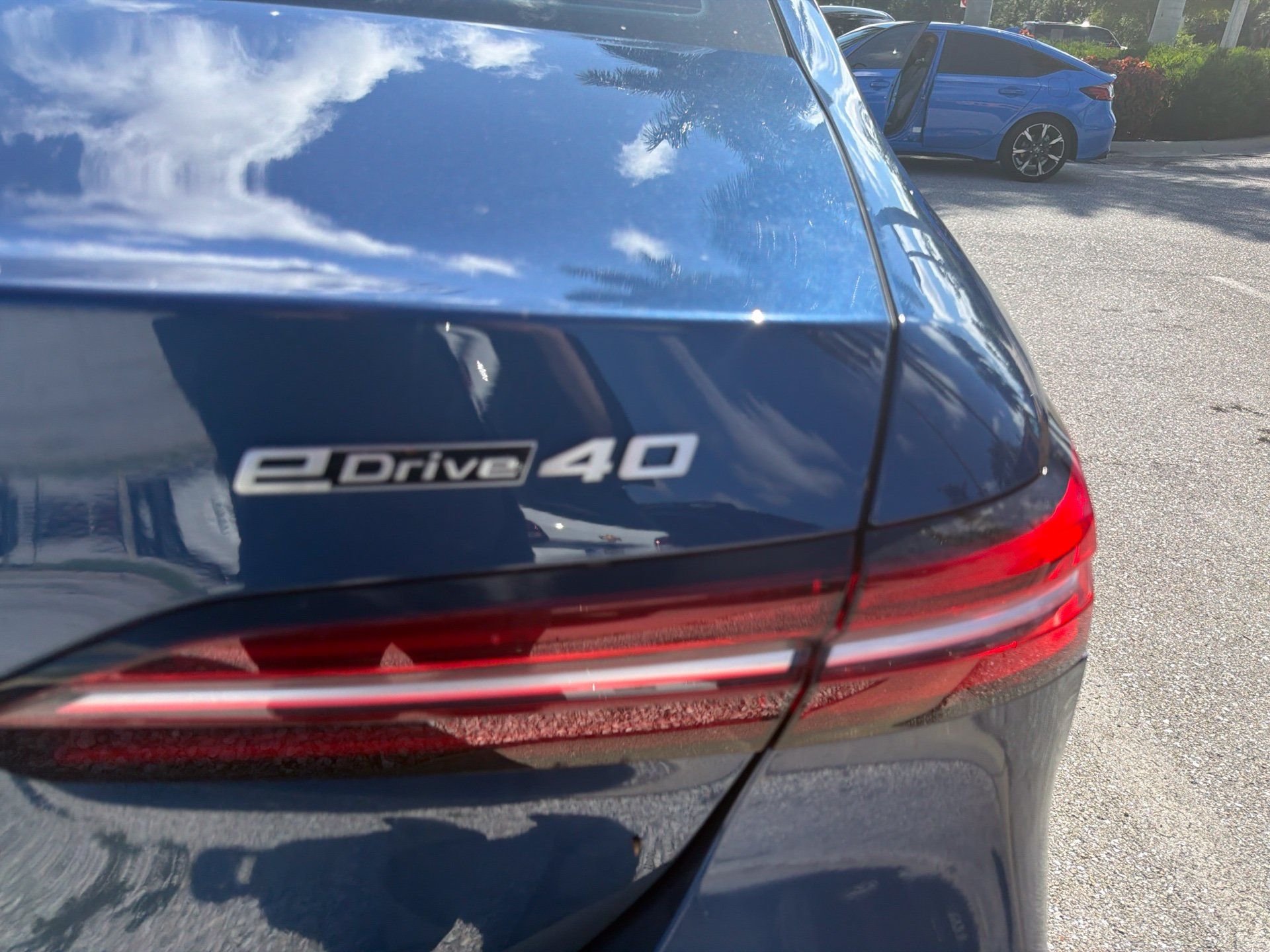 Used 2024 BMW i5 eDrive40i w/ Premium Package RWD image 12