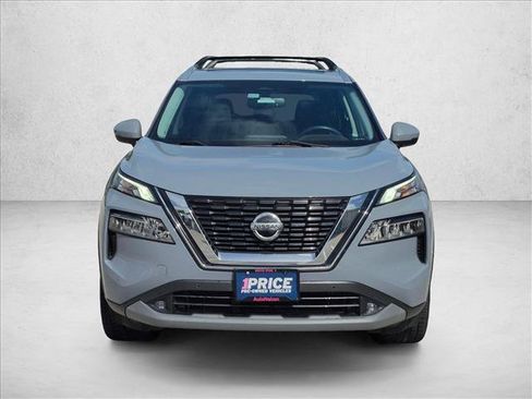 Used 2021 Nissan Rogue SL w/ Premium Package FWD image 2