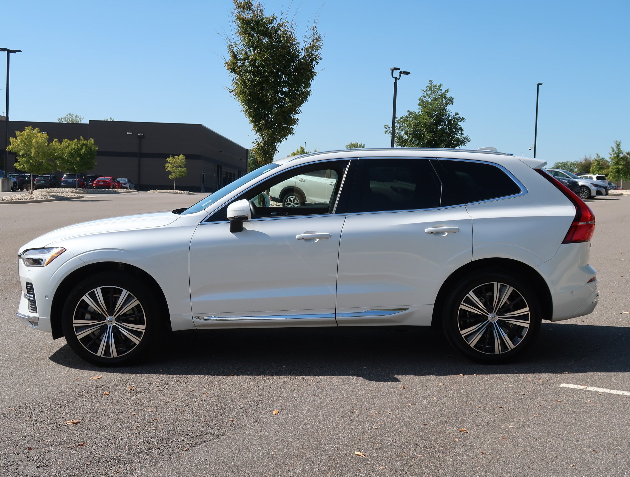 Used 2022 Volvo XC60 B6 Inscription w/ Advanced Package AWD/4WD image 5
