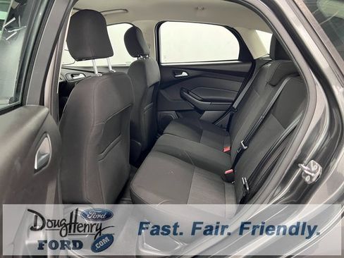 Used 2017 Ford Focus SE image 25