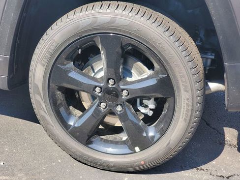 New 2026 Jeep Grand Cherokee L Limited AWD/4WD image 6