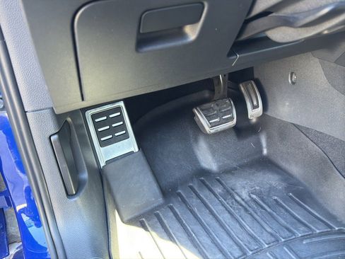 Used 2015 Volkswagen Golf R 4-Door image 25