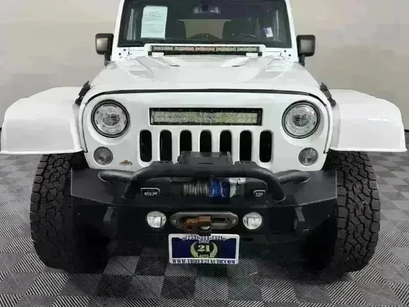 Used 2018 Jeep Wrangler Unlimited Rubicon w/ Connectivity Group AWD/4WD image 46