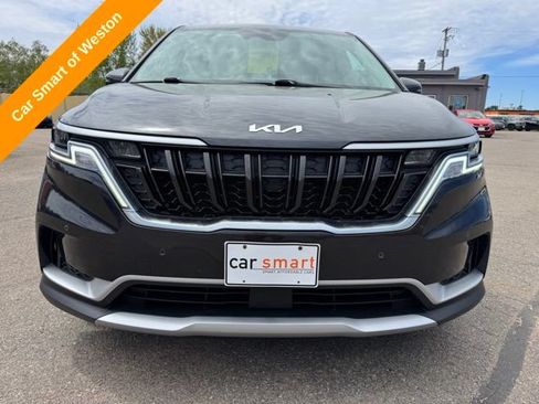 Used 2022 Kia Carnival EX FWD image 2