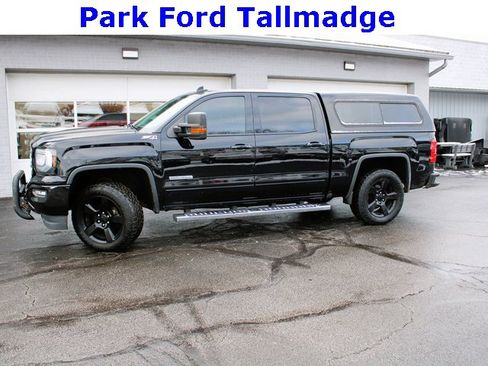 Used 2017 GMC Sierra 1500 SLE image 2