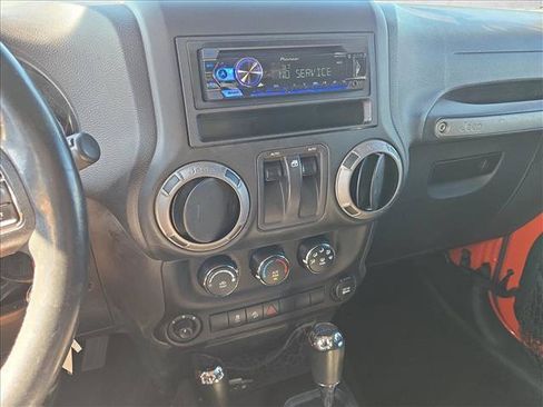 Used 2015 Jeep Wrangler Sport w/ Quick Order Package 24S AWD/4WD image 12