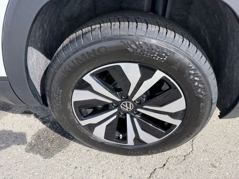 New 2026 Volkswagen Atlas SE FWD image 12