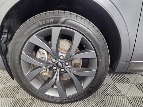 Used 2023 Land Rover Discovery Sport SE R-Dynamic AWD/4WD image 8