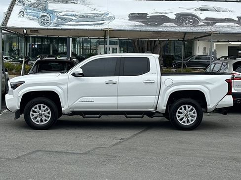 Used 2024 Toyota Tacoma SR5 AWD/4WD image 7