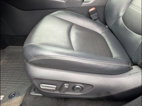 Used 2020 Toyota RAV4 Limited image 10