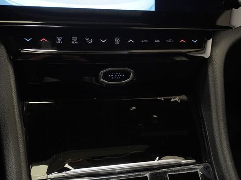 New 2026 Jeep Grand Cherokee Altitude AWD/4WD image 24