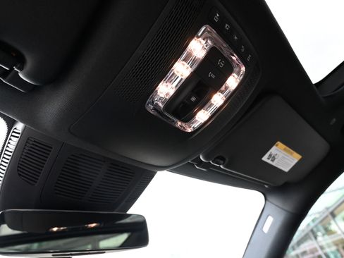 Used 2025 Mercedes-Benz GLS 450 4MATIC image 33