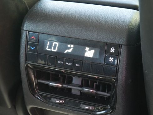 Used 2023 Jeep Grand Cherokee L Laredo AWD/4WD image 30
