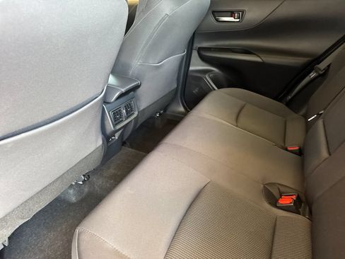 Used 2023 Toyota Venza LE AWD/4WD image 15