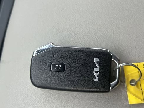 Used 2022 Kia Sorento S FWD image 29