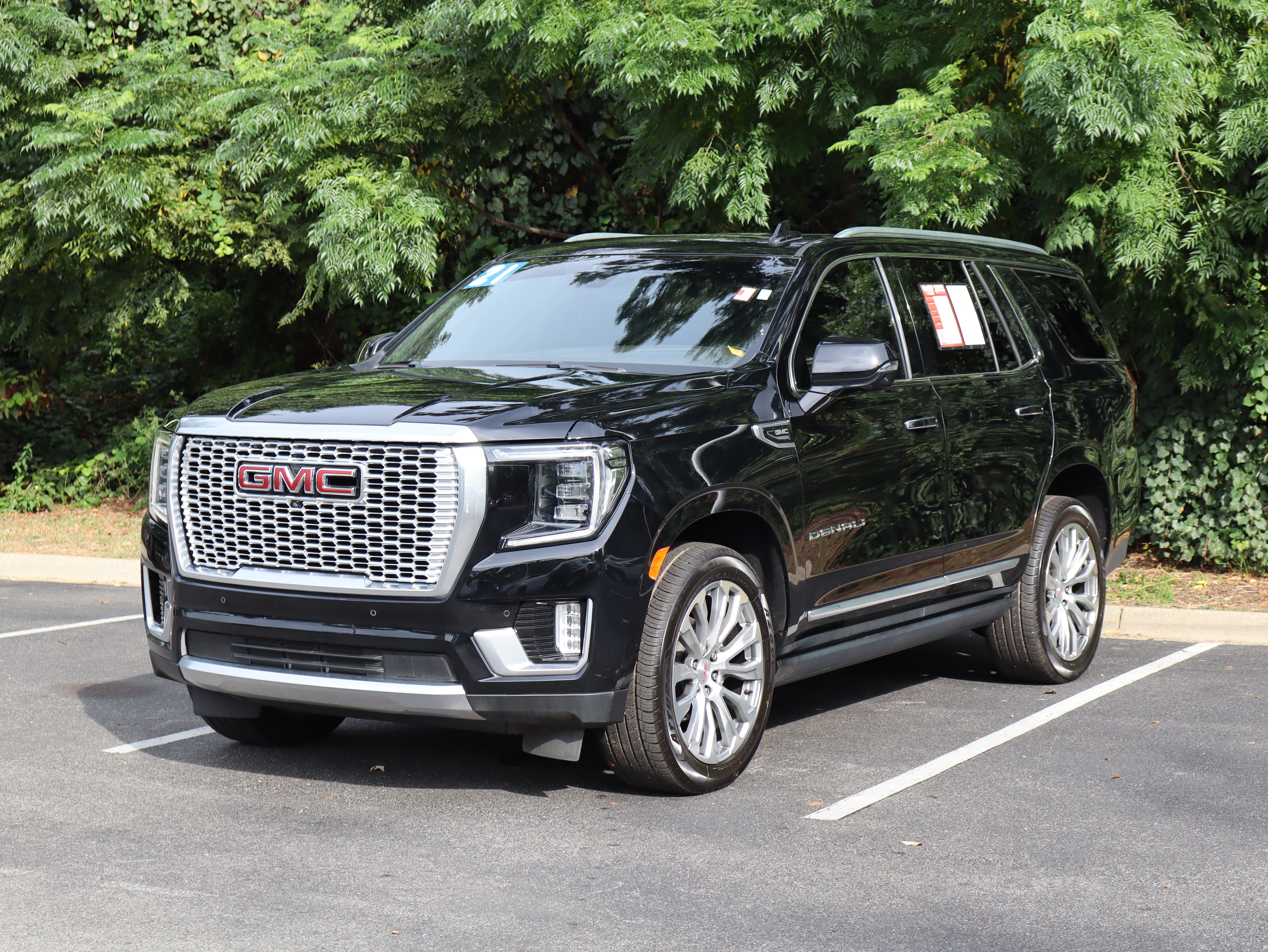 Used 2021 GMC Yukon Denali w/ Denali Premium Package RWD image 5