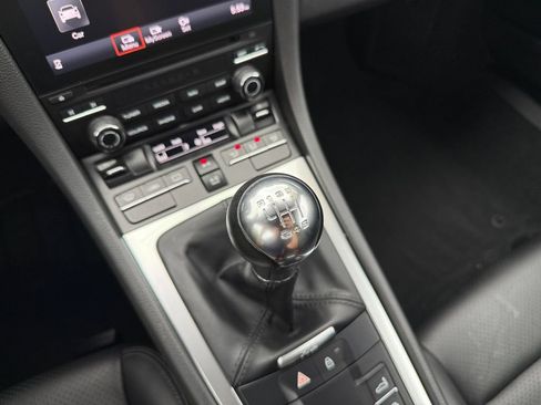 Used 2019 Porsche 718 Cayman RWD image 26