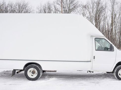 Used 2024 Ford E-450 and Econoline 450 Super Duty w/ Power Windows & Locks Group RWD image 6