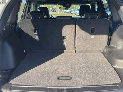 Used 2025 Jeep Grand Cherokee Altitude image 4