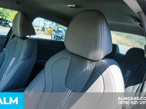 Used 2025 Hyundai Elantra Sport FWD image 18