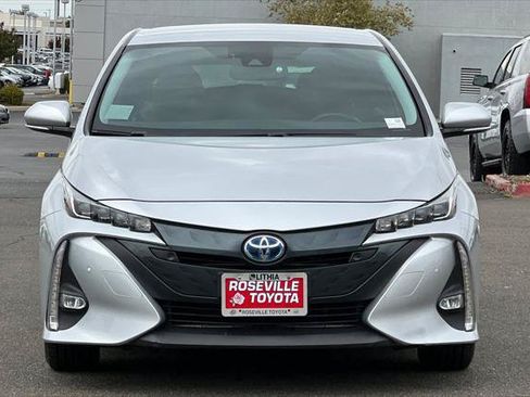 Certified 2017 Toyota Prius Prime Advanced w/ Carpet Mat Package FWD image 10