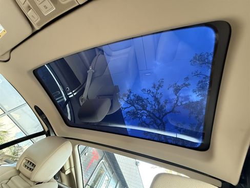 Used 2015 Mercedes-Benz SL 550 w/ Driver Assistance Package image 13