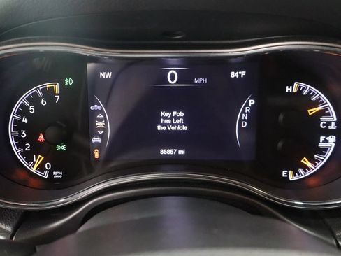 Used 2017 Jeep Grand Cherokee Altitude AWD/4WD image 29