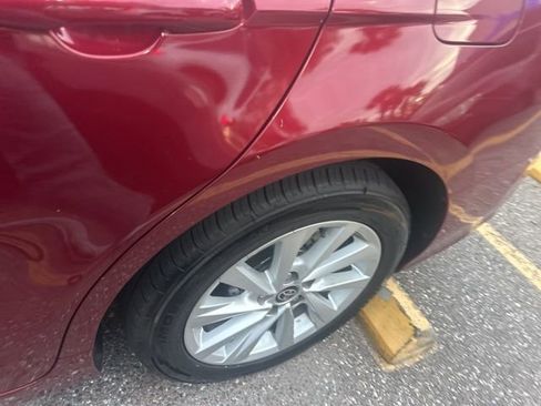 Used 2021 Toyota Camry LE image 11