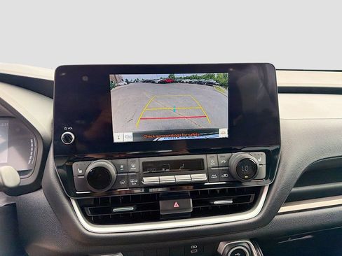Used 2024 Toyota Grand Highlander FWD image 32