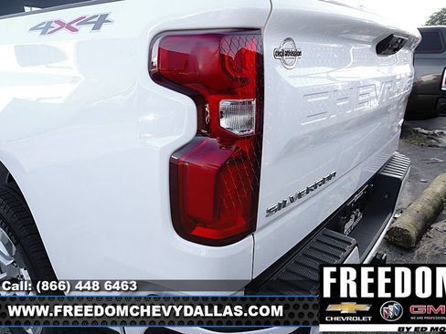 Used 2024 Chevrolet Silverado 1500 RST AWD/4WD image 8