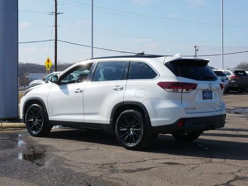 Used 2019 Toyota Highlander SE image 5