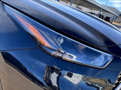 Used 2024 Toyota Highlander XLE image 26