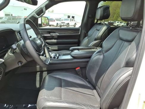 Used 2022 Jeep Wagoneer Series III w/ Premium Group I AWD/4WD image 10
