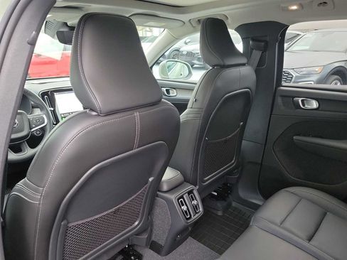 Used 2024 Volvo XC40 B5 Ultimate w/ Protection Package Premier AWD/4WD image 17