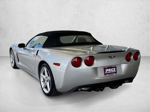 Used 2012 Chevrolet Corvette Convertible RWD image 3