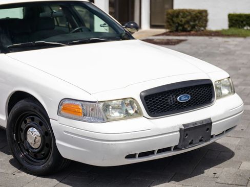 Used 2008 Ford Crown Victoria Police Interceptor RWD image 2