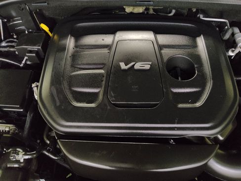 Used 2017 Jeep Grand Cherokee Limited AWD/4WD image 30