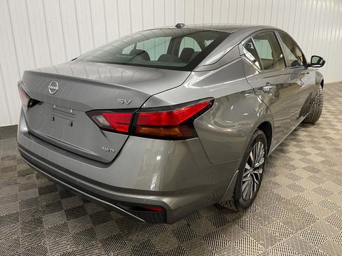 Used 2024 Nissan Altima 2.5 SV image 4