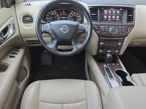 Used 2018 Nissan Pathfinder Platinum w/ Cargo Package FWD image 12