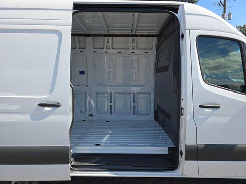 Used 2026 Mercedes-Benz Sprinter 2500 image 13