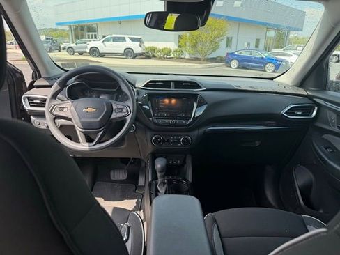 Used 2023 Chevrolet TrailBlazer LT w/ Convenience Package image 12