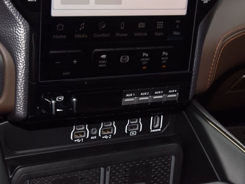 Used 2025 RAM 3500 Longhorn image 29