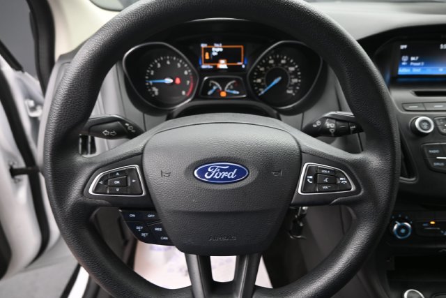 Used 2017 Ford Focus SE FWD image 25